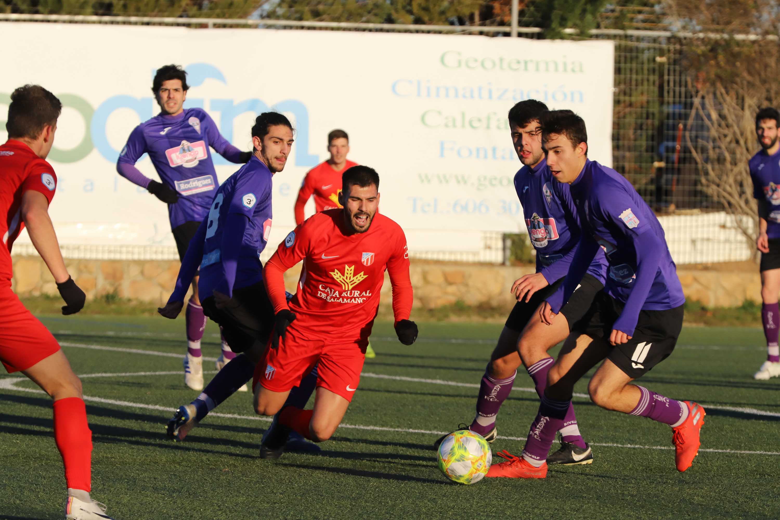 Fotos: La falta de gol impide la victoria del Santa Marta ante La Bañeza