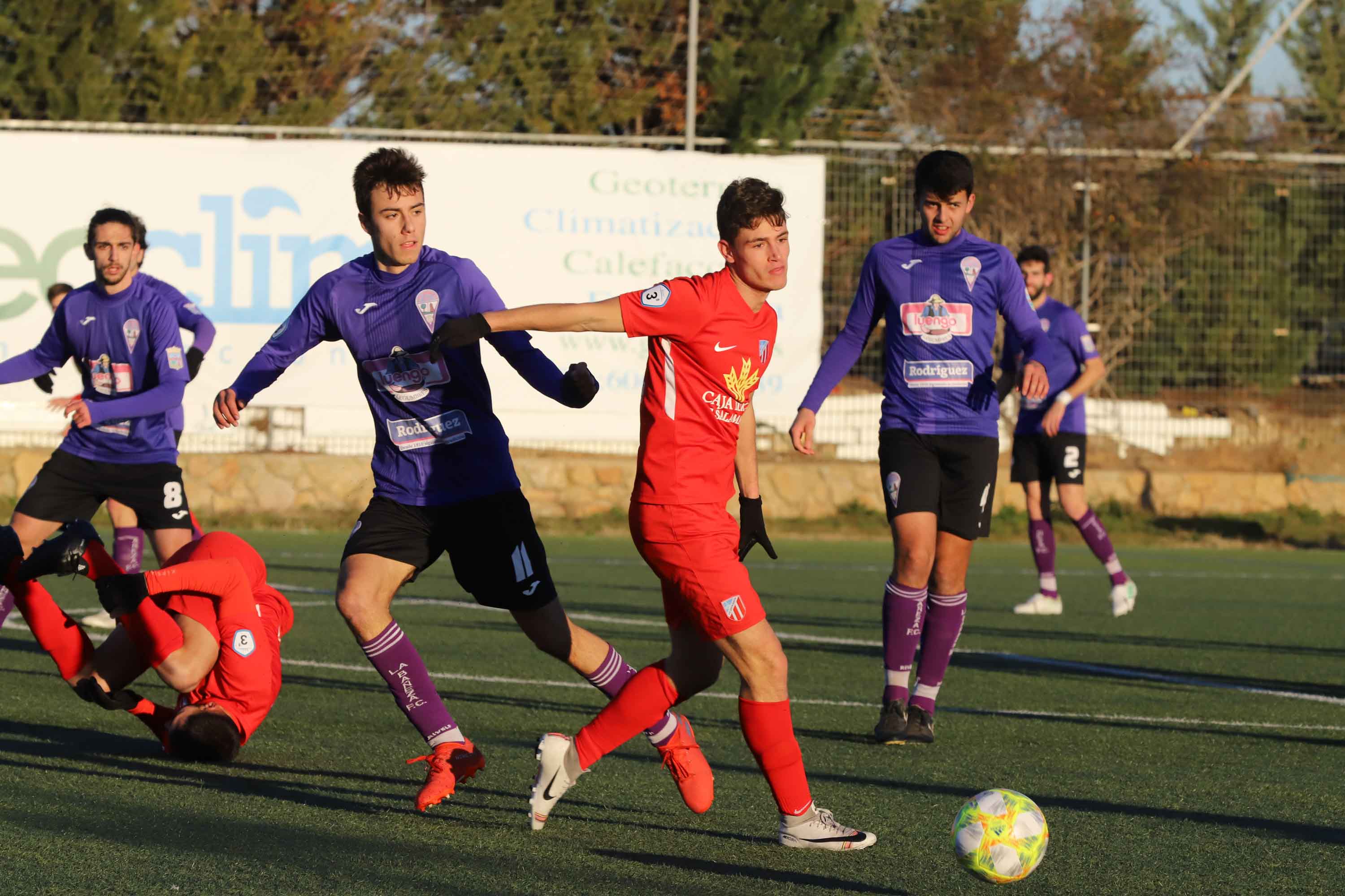 Fotos: La falta de gol impide la victoria del Santa Marta ante La Bañeza