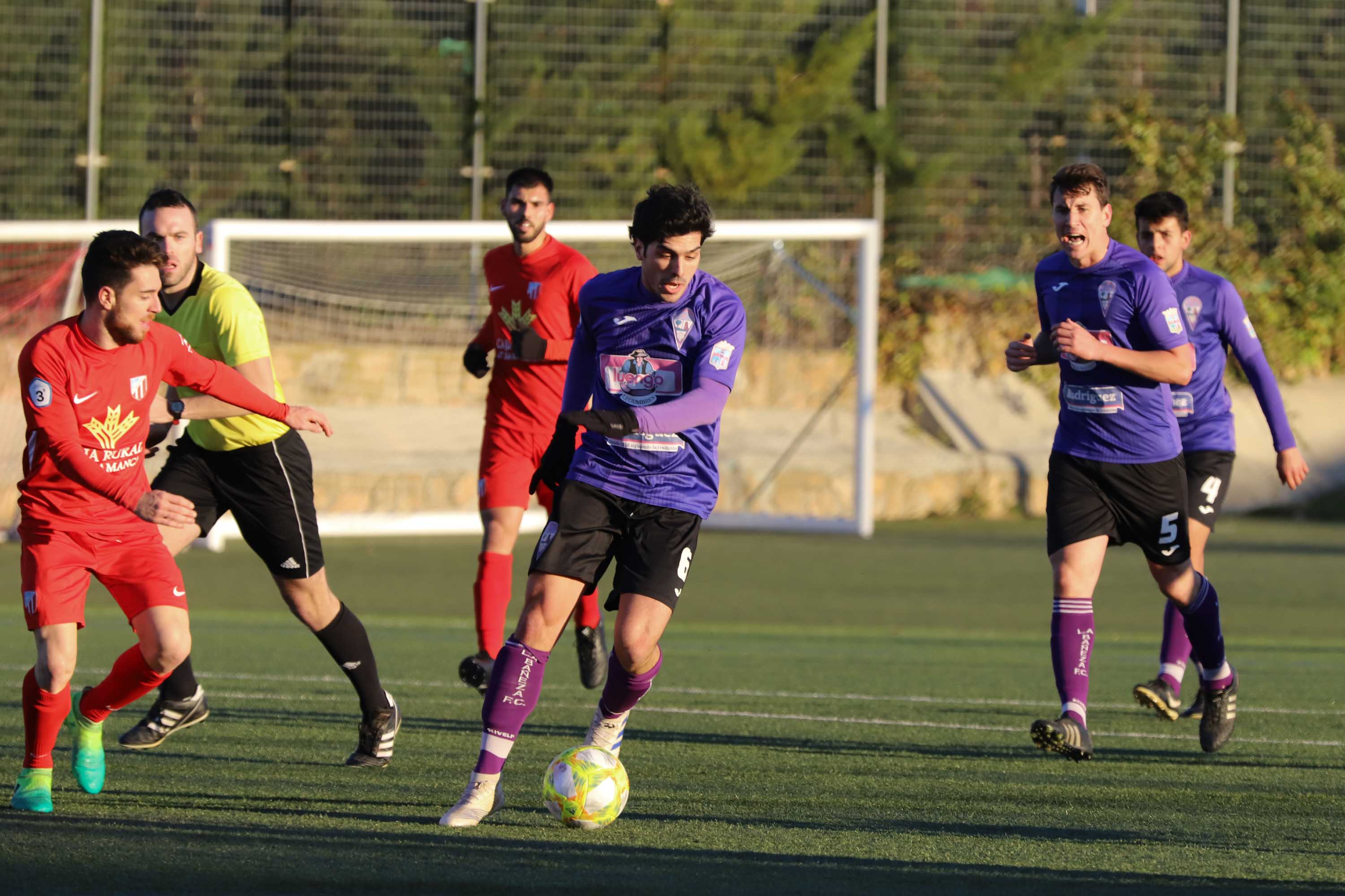 Fotos: La falta de gol impide la victoria del Santa Marta ante La Bañeza
