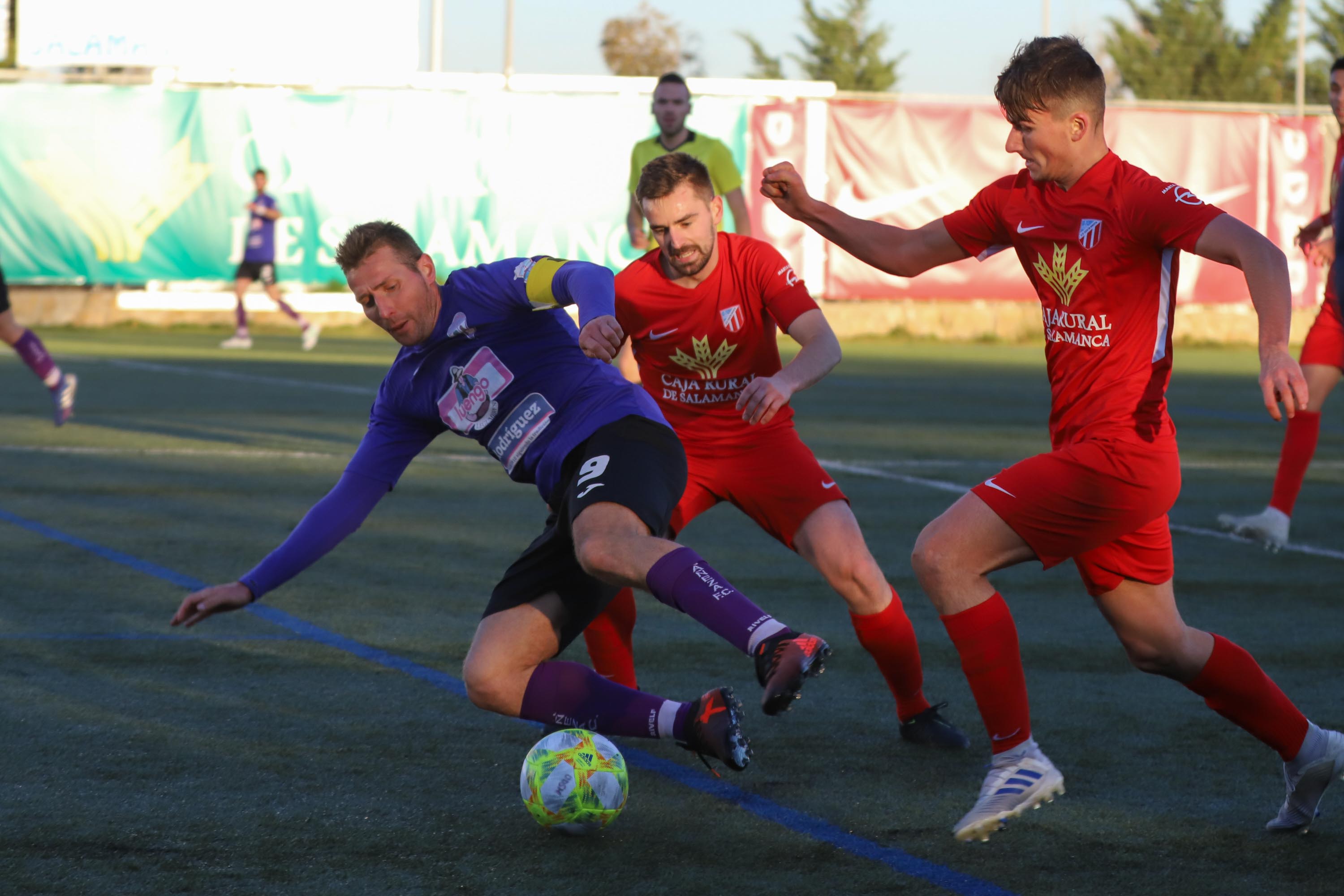 Fotos: La falta de gol impide la victoria del Santa Marta ante La Bañeza