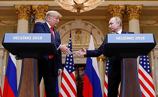 Donadl Trump y Vladímir Putin, en la cumbre de Helsinki. 