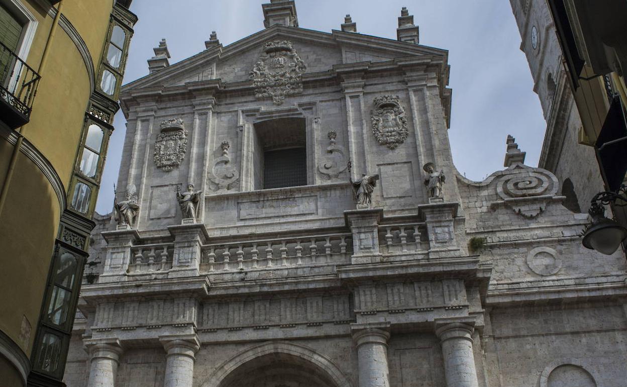 Fachada de la catedral de Valladolid.