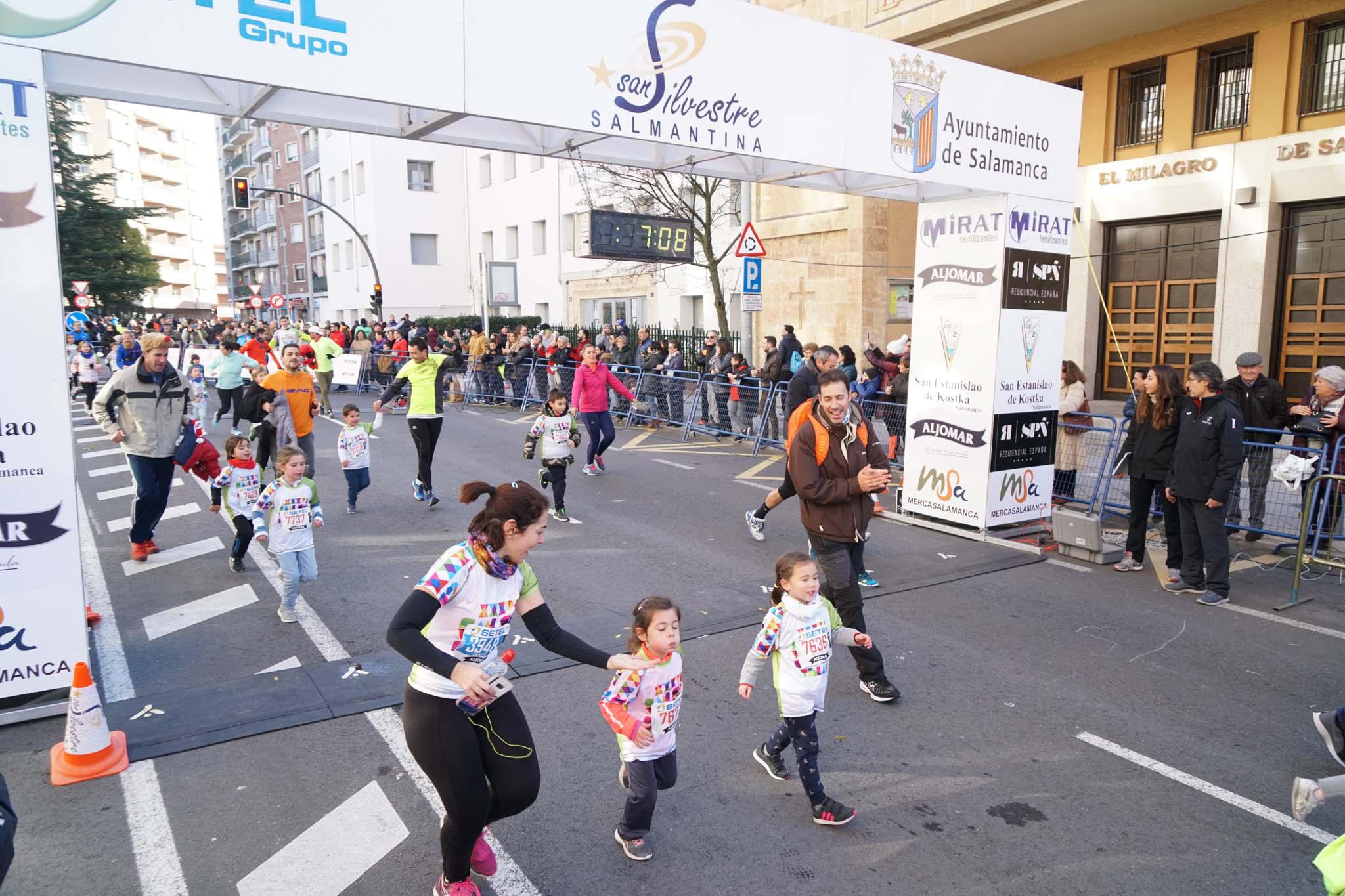 Primera carrera de niños de la San Silvestre salmantina. 