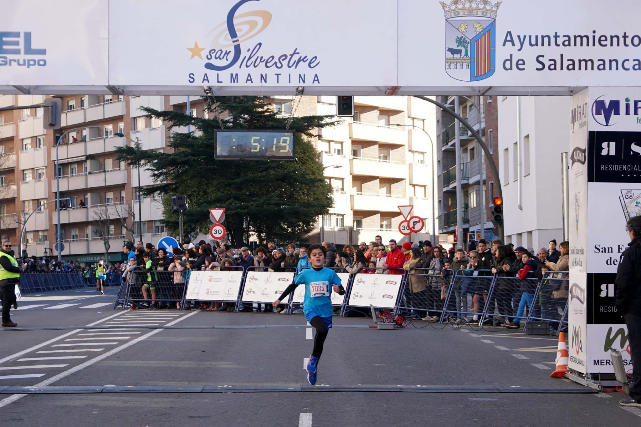 Primera carrera de niños de la San Silvestre salmantina.