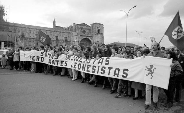 Expresiva pancarta en la manifestación leonesista de mayo de 1984.