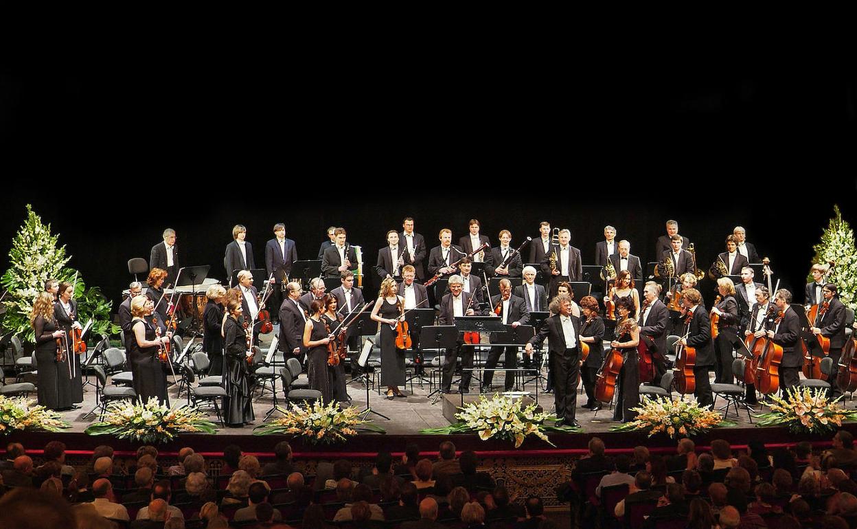 La Strauss Festival Orchestra ofrece el día 1 el tradicional Concierto de Año Nuevo organizado por el Ayuntamiento.