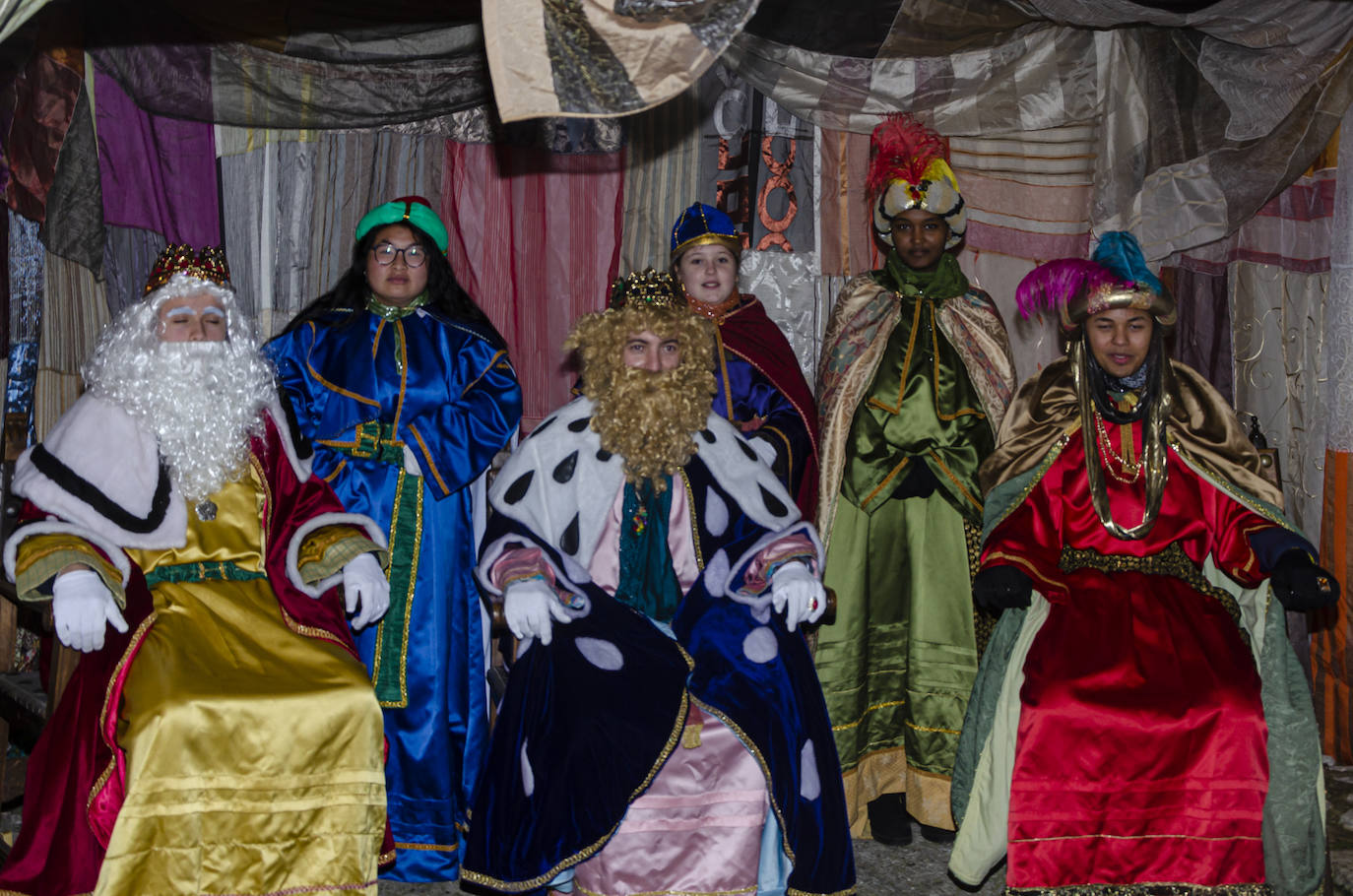 110 figurantes de distintas edades dieron vida a un gran nacimiento en las inmediaciones de la iglesia parroquial de la Asunción en la localidad vallisoletana