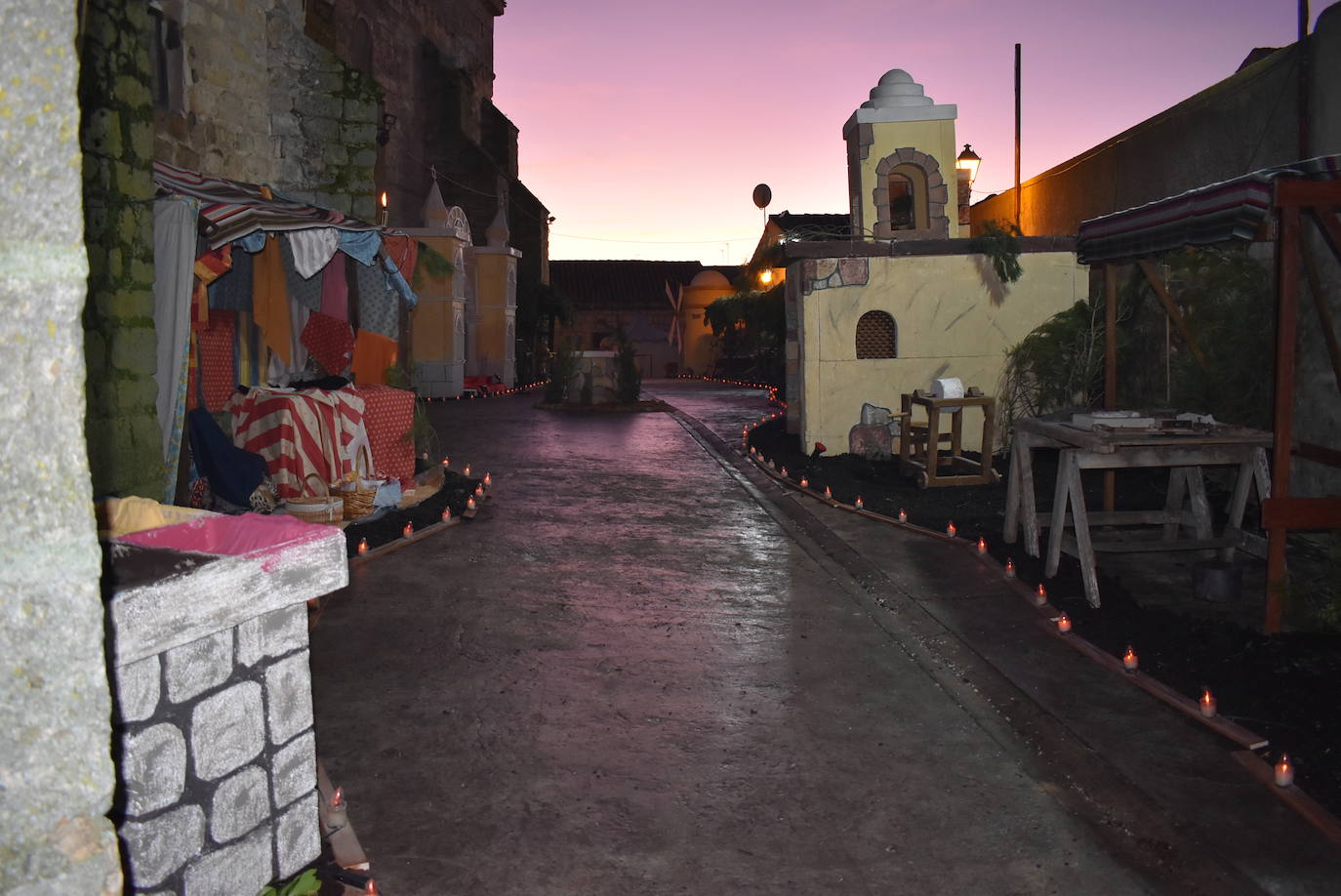 En esta XI edición participaron los 25 quintos de este año. Este montaje destacó principalmente por su realismo y gran variedad de escenas y antiguos oficios, como el pescadero, hortelano, panadero, y el cantero, representado por su alcalde, Félix Velasco.