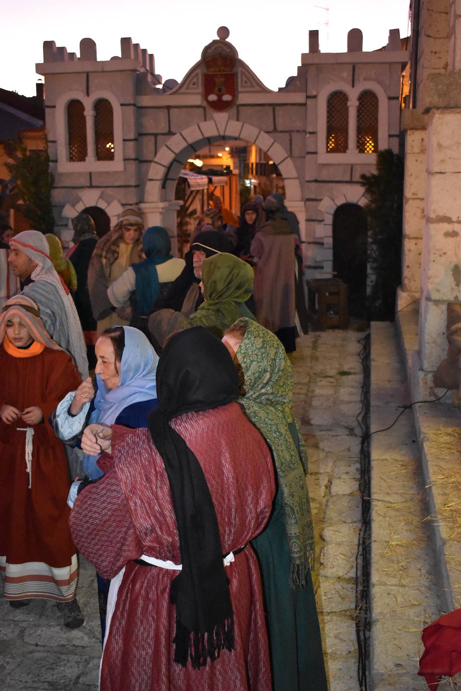 En esta XI edición participaron los 25 quintos de este año. Este montaje destacó principalmente por su realismo y gran variedad de escenas y antiguos oficios, como el pescadero, hortelano, panadero, y el cantero, representado por su alcalde, Félix Velasco.