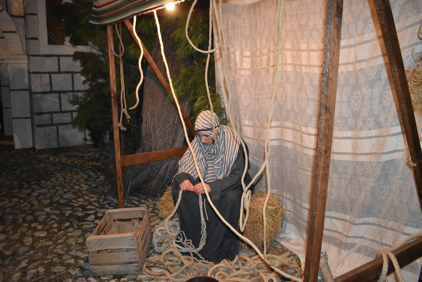 En esta XI edición participaron los 25 quintos de este año. Este montaje destacó principalmente por su realismo y gran variedad de escenas y antiguos oficios, como el pescadero, hortelano, panadero, y el cantero, representado por su alcalde, Félix Velasco.