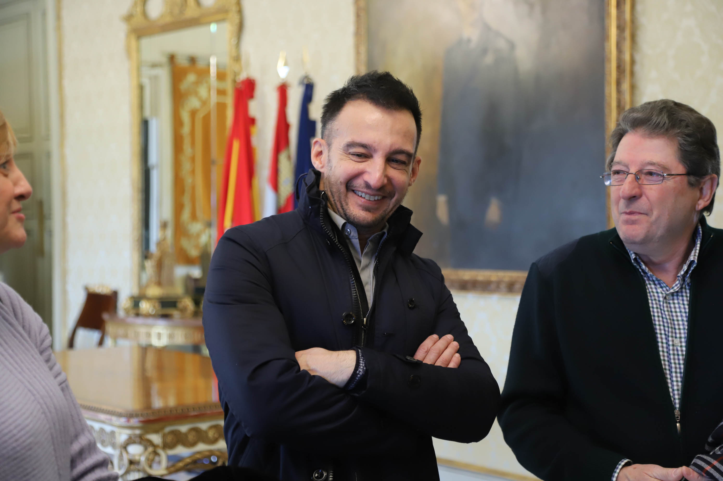 Fotos: Alejandro Amenábar protagoniza la ofrenda floral a Unamuno en Salamanca