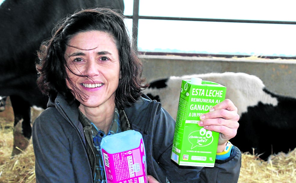 Annaïck Locqueneux ha lanzado en EspañaLa Marca del Consumidor, con leche y huevos a precios pactados entre clientes y productores