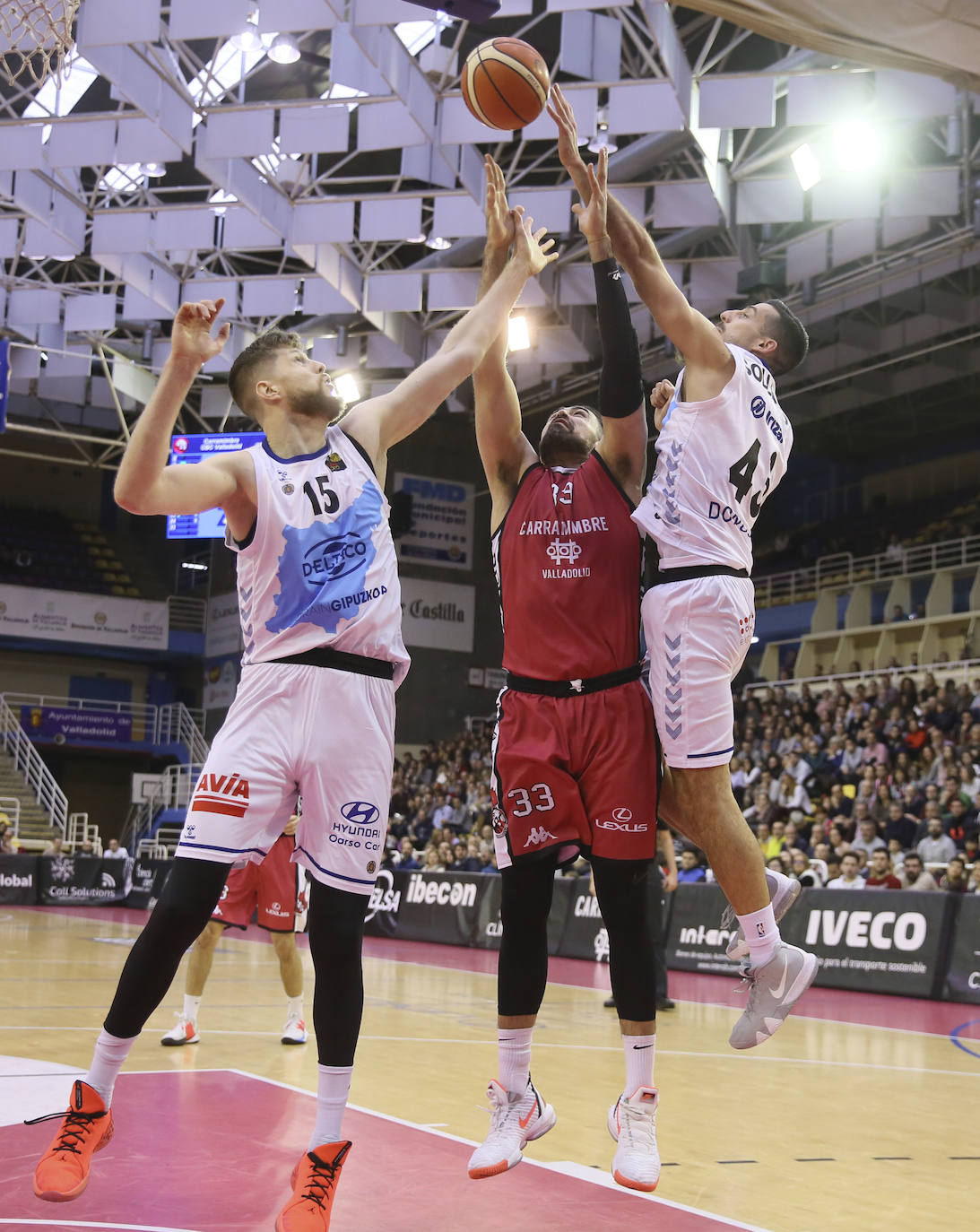 La fortaleza mental de los de Hugo López resultó clave para superar los momentos delicados ante un Delteco Guipúzcoa que no peridió la cara al partido y que llegó a levantar quince puntos en contra. 