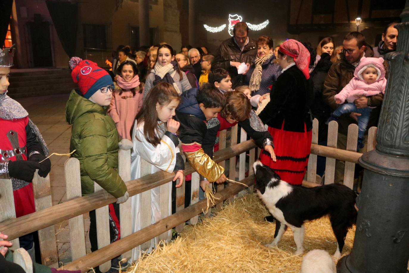 Baltanás recibe a los Reyes Magos con chocolates y roscón.