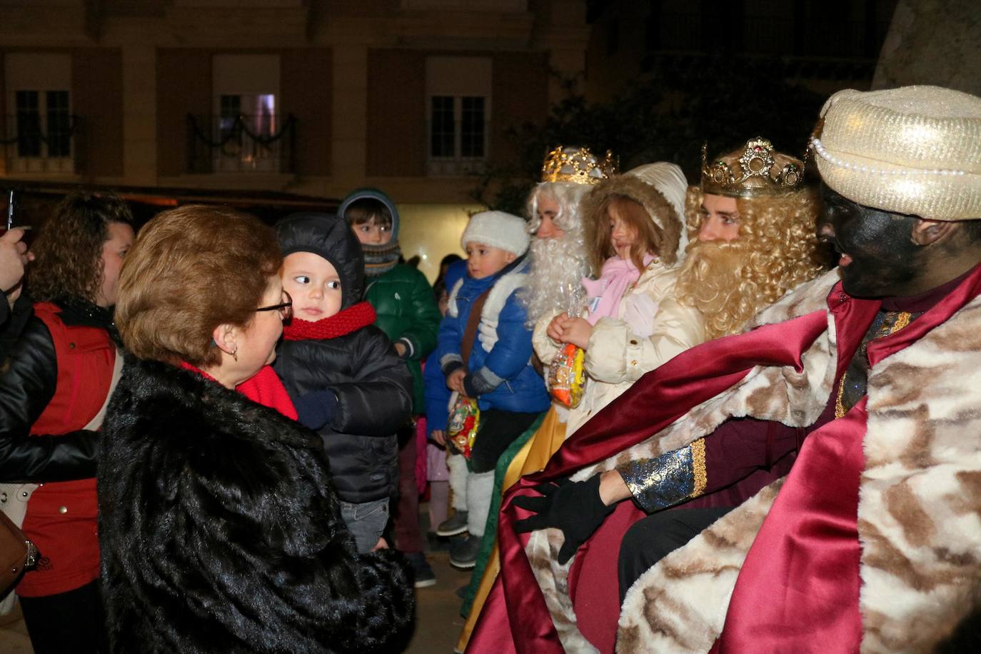 Baltanás recibe a los Reyes Magos con chocolates y roscón.