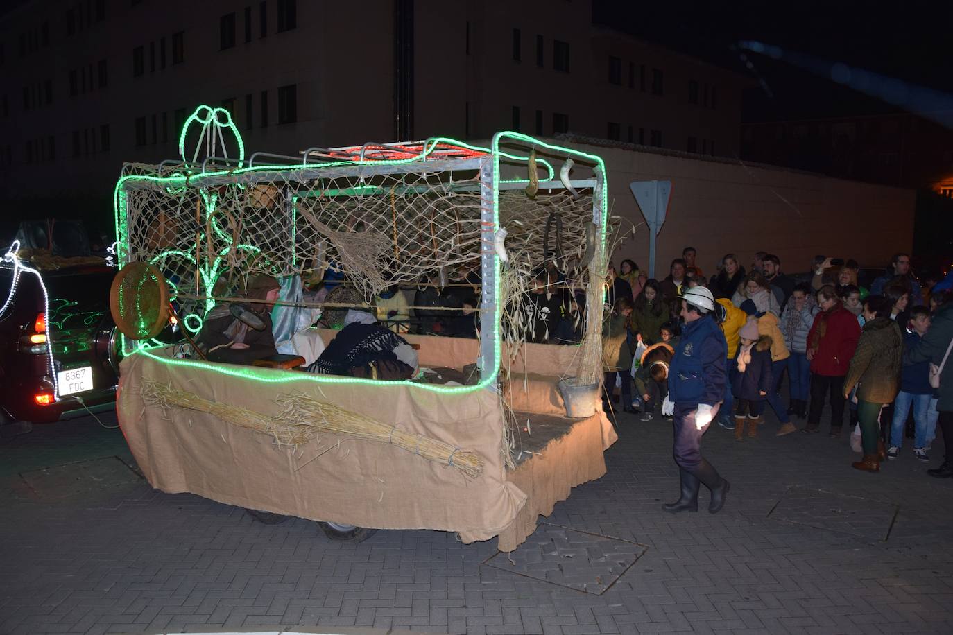 Los Reyes Magos ilusional a los niños de Guardo.