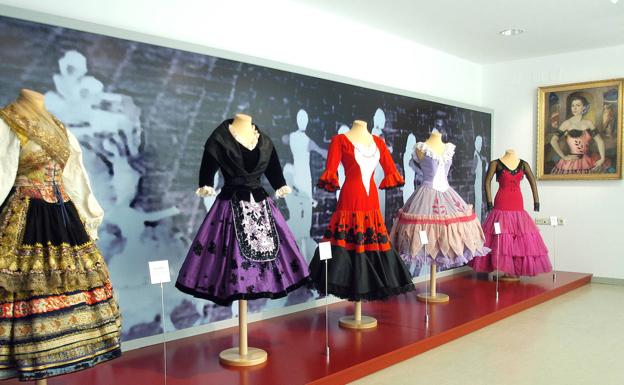 Trajes expuestos en el Museo Mariemma de Íscar. 