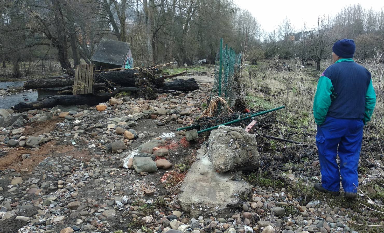 León. Daños causados por el río Boeza a su paso por Ponferrada durante las últimas inundaciones.