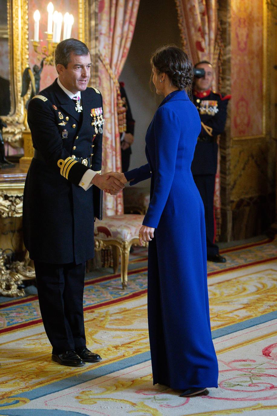 La Reina deslumbró durante la Pascua Militar con un favorecedor recogido bajo repleto de trenzas y con un toque despeinado, que podría convertirse en la mejor apuesta para los looks de invitada