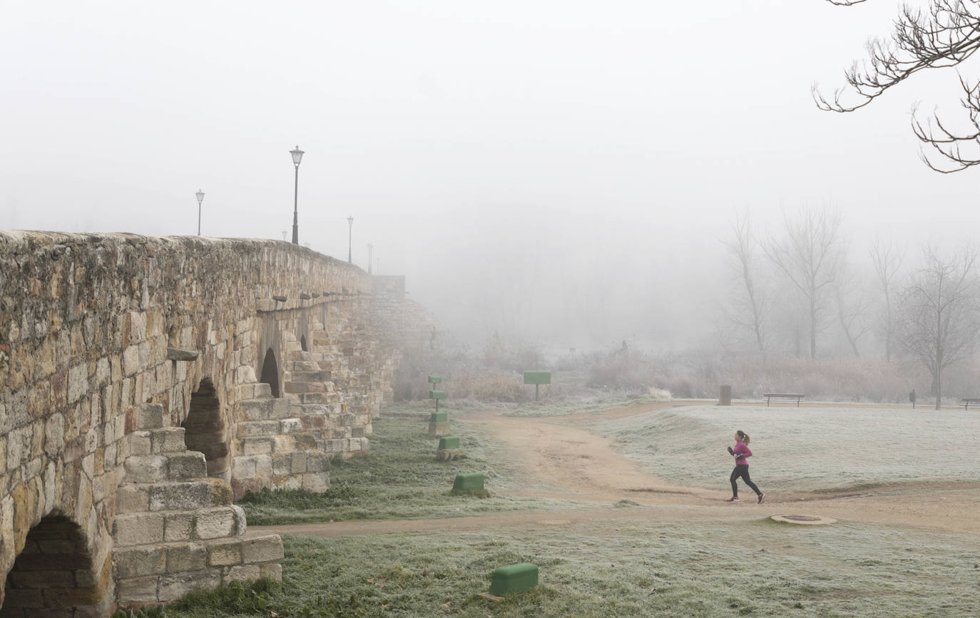 La niebla seguirá acompañando a la provincia salmantina y, si cabe, con mas intensidad que en los últimos días, ya que el territorio salmantino ha sido incluido en la alerta amarilla que la Agencia Estatal de Meteorología (Aemet) ha lanzado para hoy miércoles.