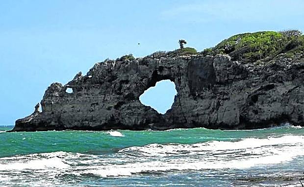 Imagen de los ventanas que se abrían en la roca.