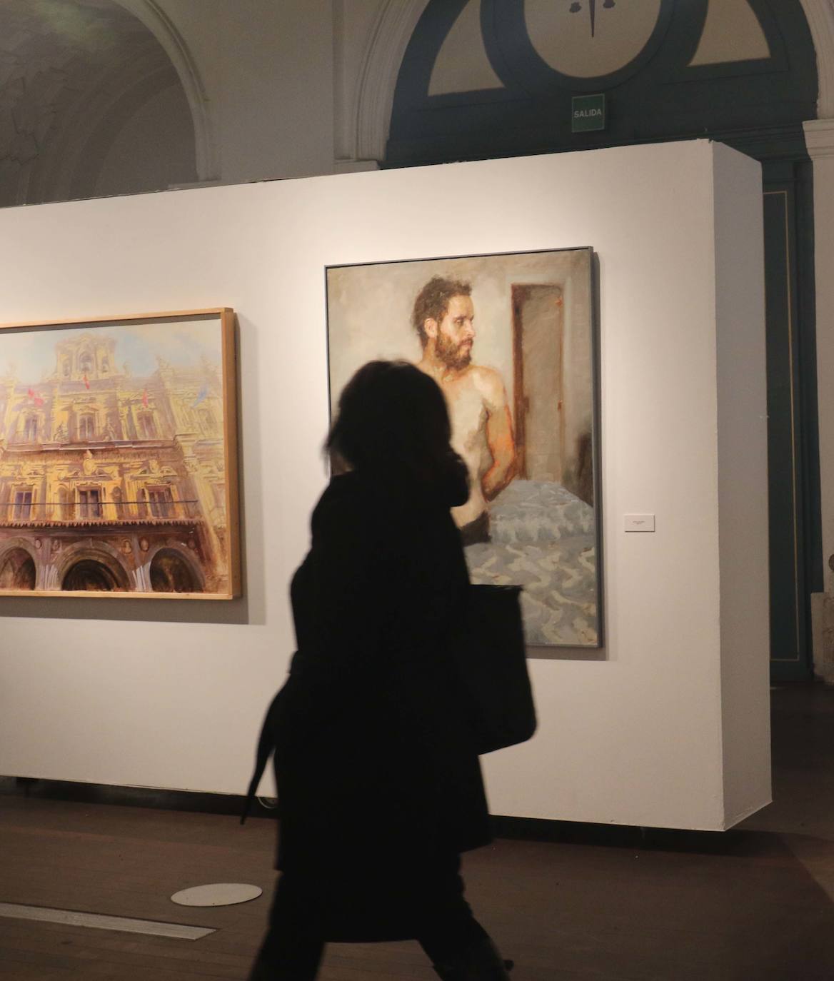 La exposición reúne una treintena de las pinturas que resultaron seleccionadas en una convocatoria en la que el jurado eligió el óleo sobre lienzo 'Long distance runners' ('Corredores de larga distancia'), del artista abulense afincado en Zaragoza Favier Riaño (1977), como la merecedora del primer premio, dotado con 6.000 euros.