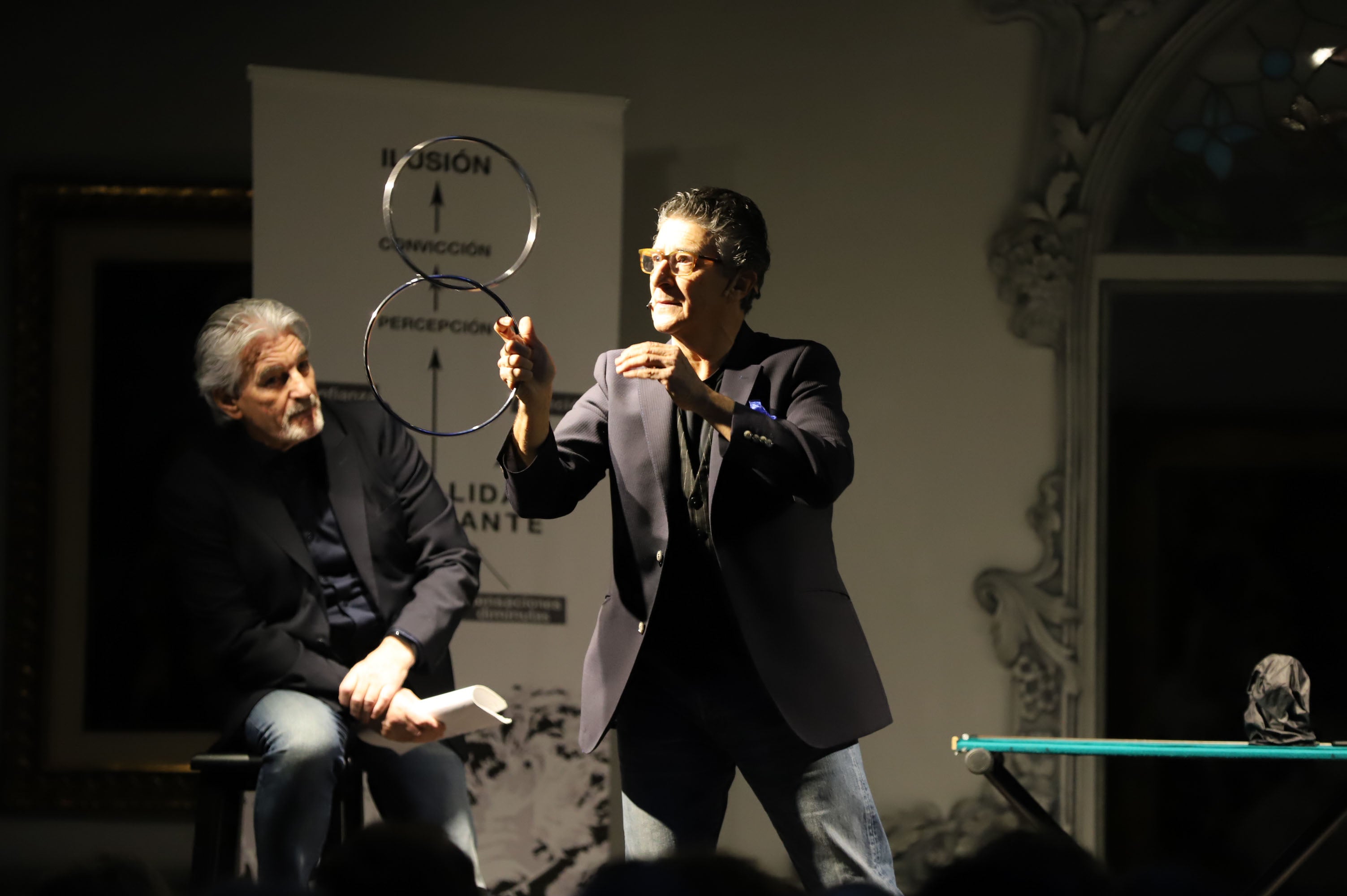 Fotos: Magia y nuerociencia se dan la mano en la Casa Lis