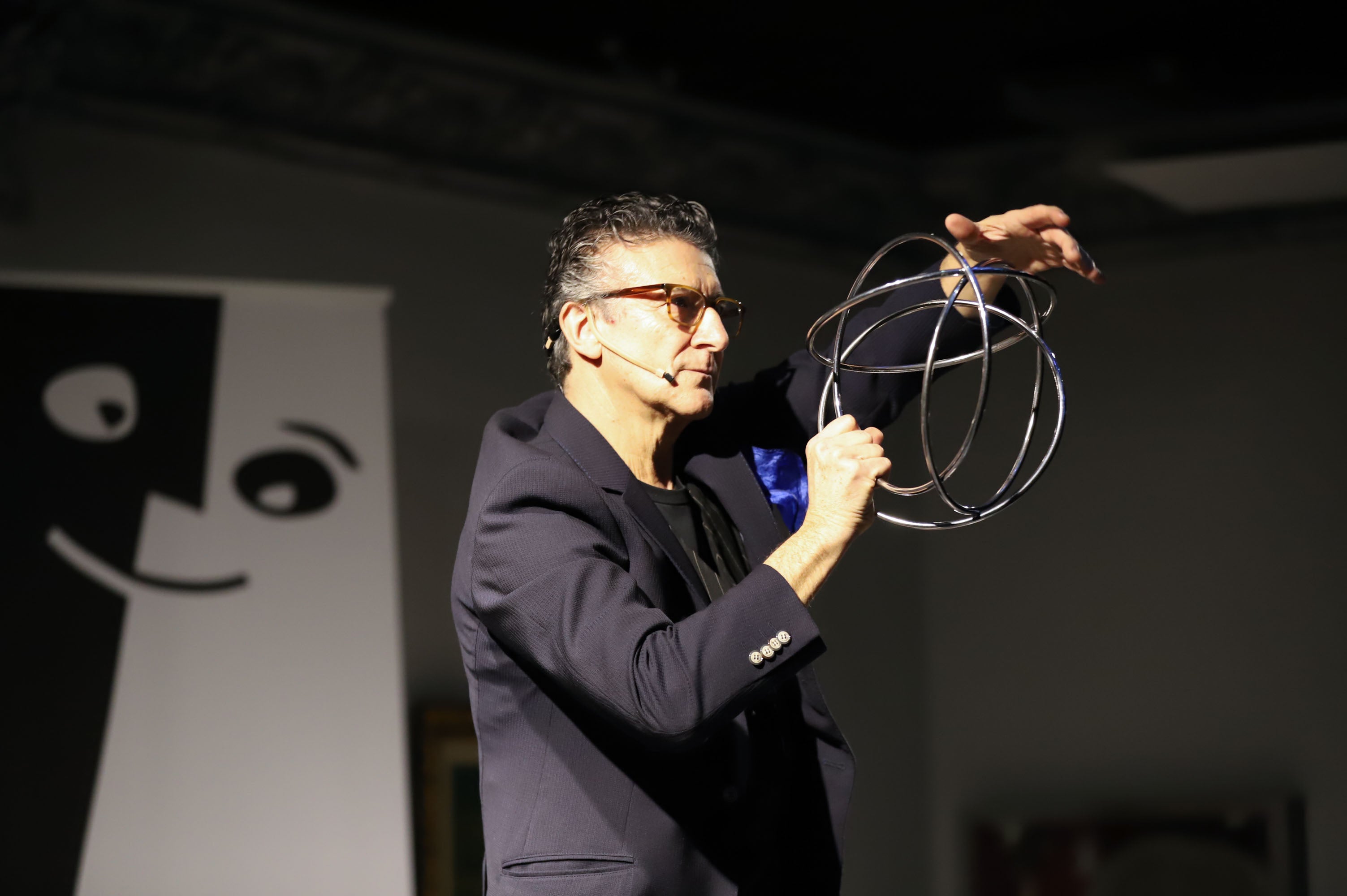 Fotos: Magia y nuerociencia se dan la mano en la Casa Lis