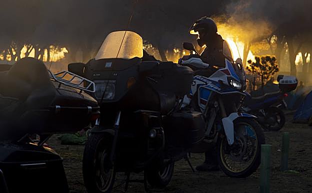 Amanecer en la zona de acampada hoy domingo, último día de la concentración. 