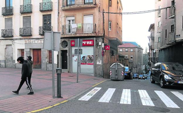 Vista de la zona de actuación en la calle Antonio Machado desde el cruce de José Zorrilla. 