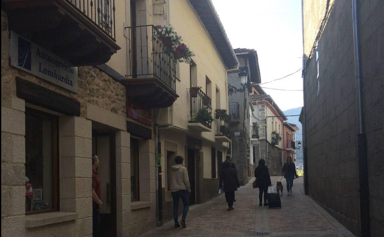 Una calle de San Esteban del Valle, Ávila.