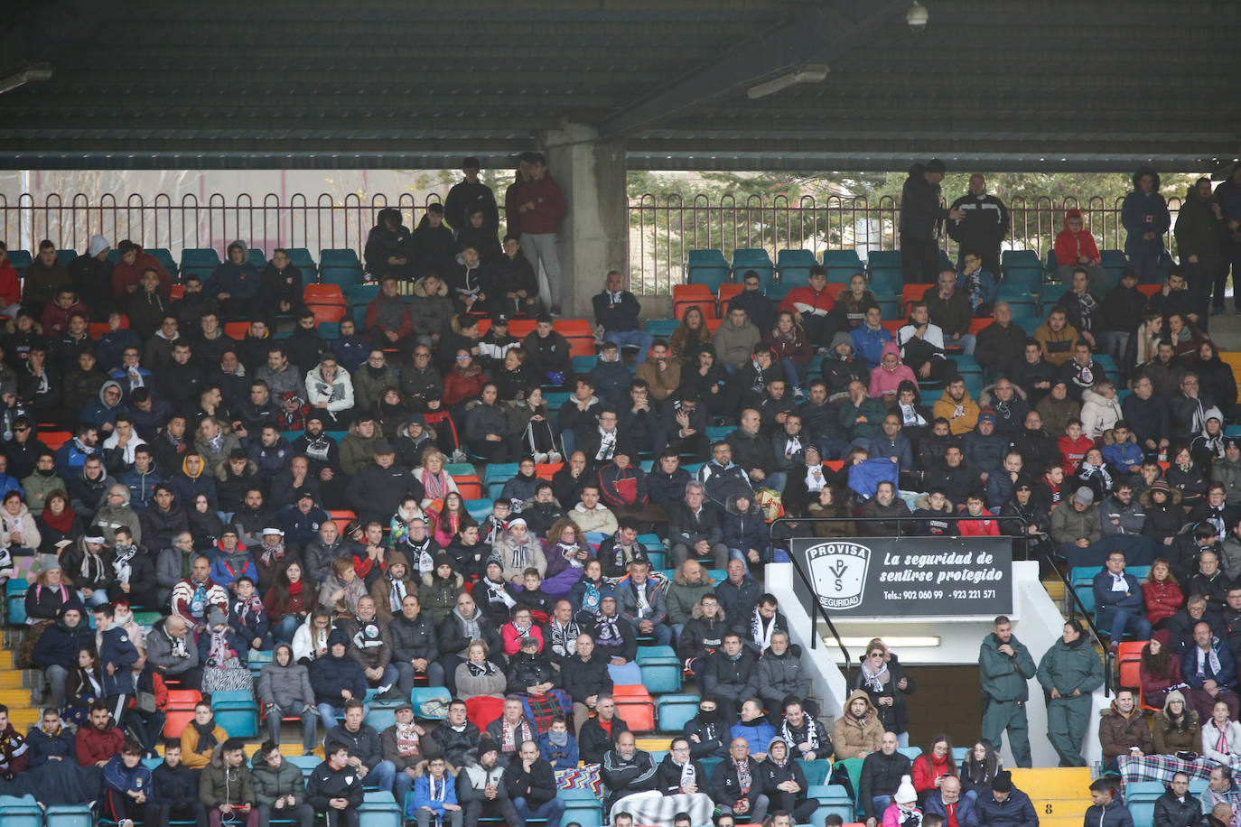 Seguidores del Salamanca CF UDS en el Helmántico. 
