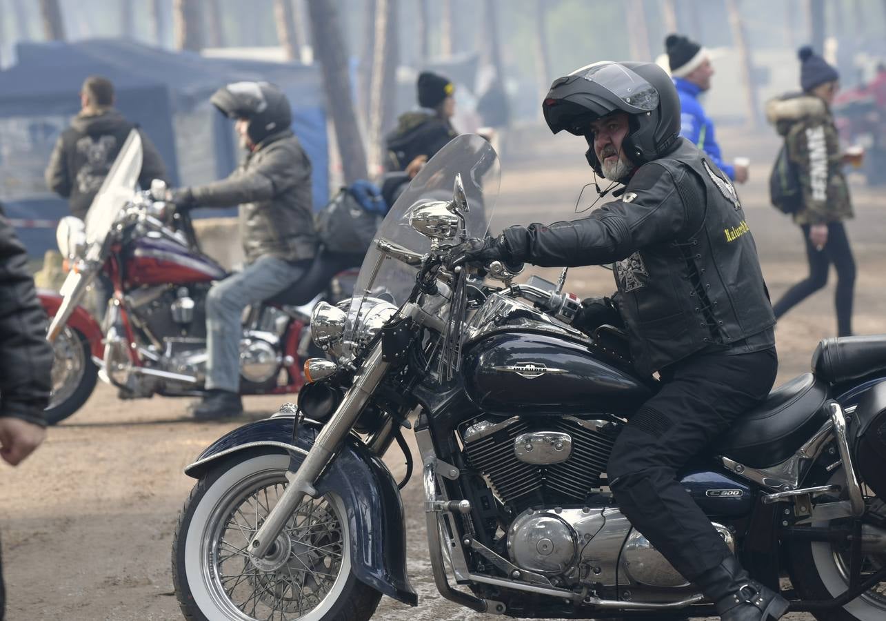 La localidad vallisoletana de Tordesillas acoge la vigésima edición de la concentración motera que estará apadrinada por el piloto español de motociclismo Nico Terol