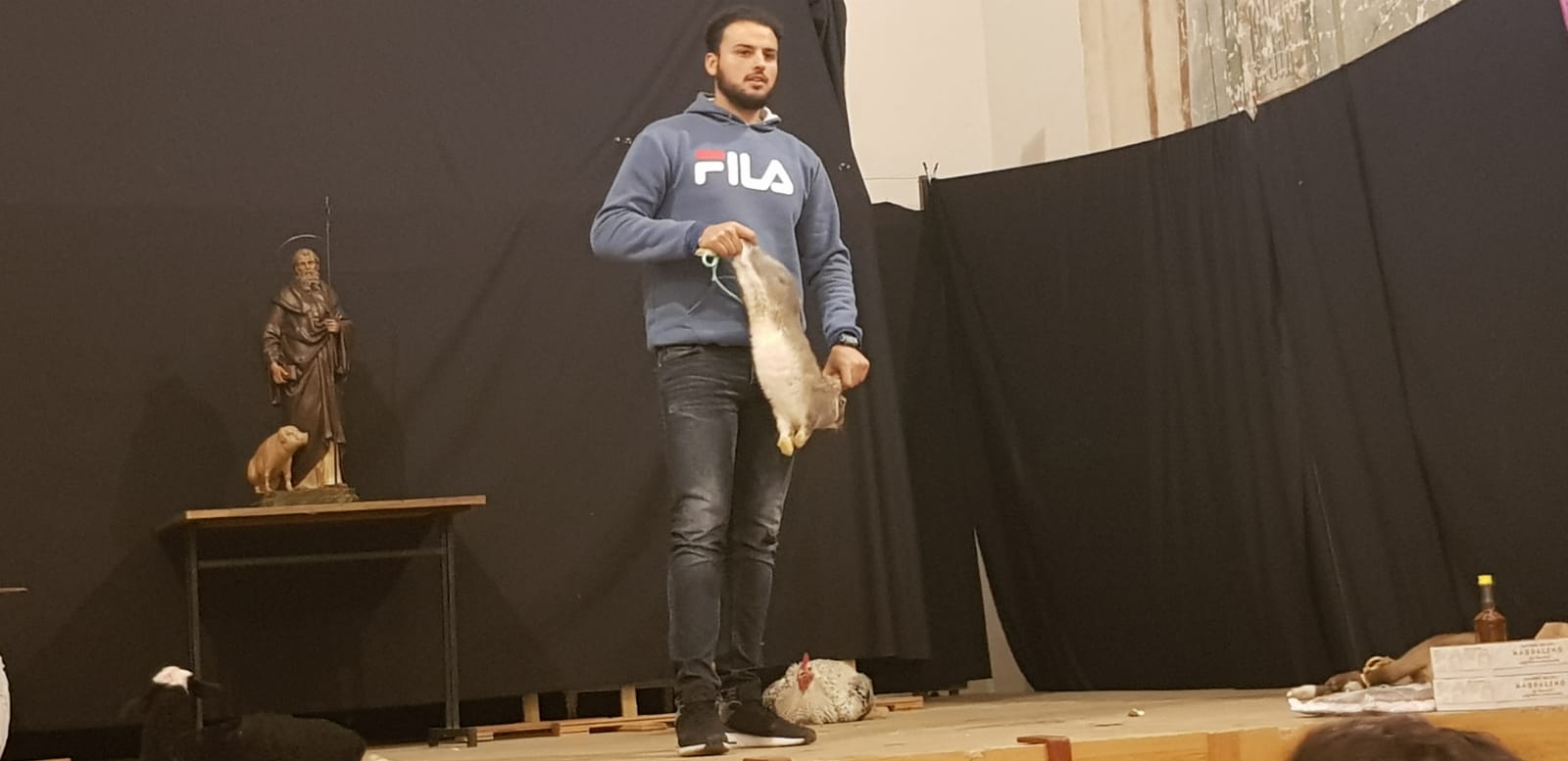 Los 845 euros recaudados irán destinados a distintos arreglos de la iglesia