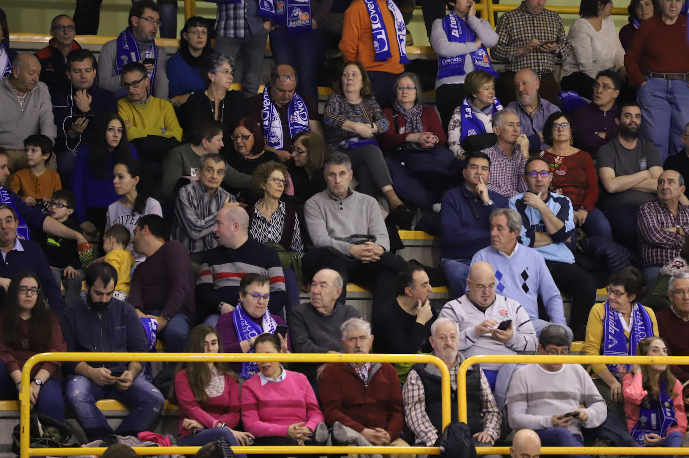 Fotos: Las imágenes del encuentro entre el CB Avenida y Cadí La Seu (71-61)