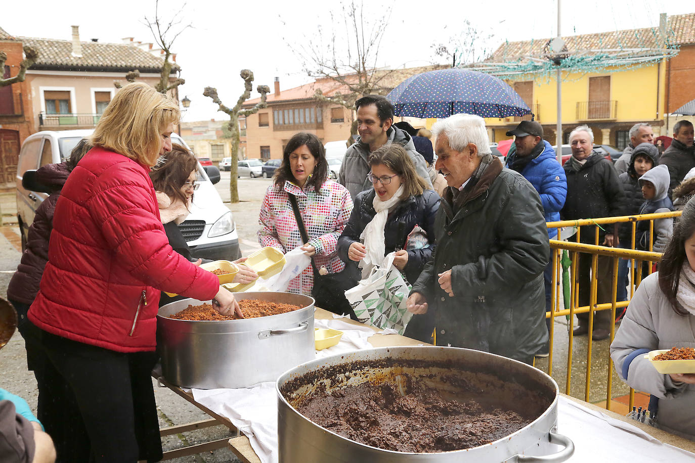 La matanza y reparto de jijas y morcilla en Becerril.