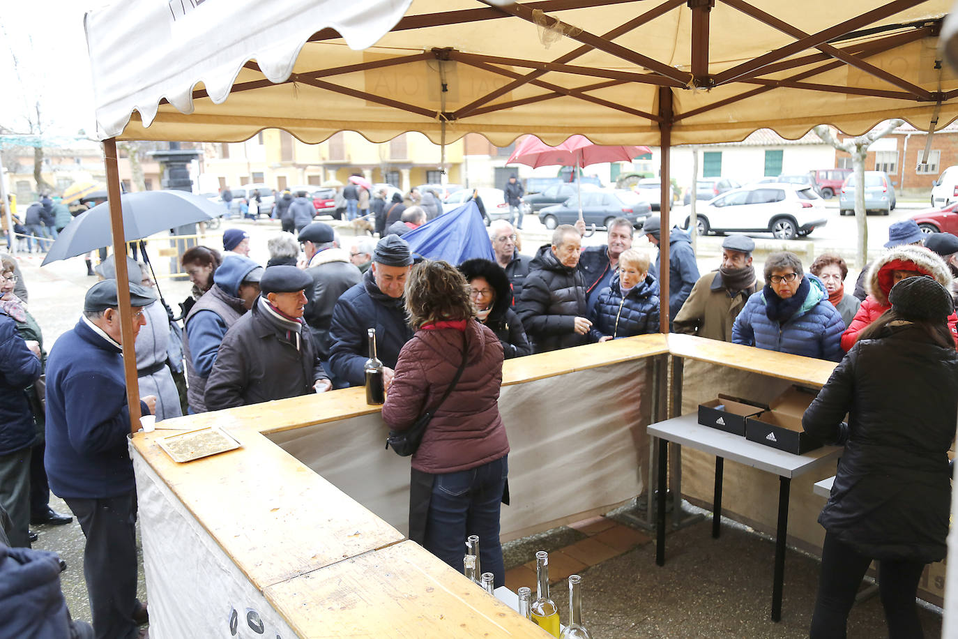 La matanza y reparto de jijas y morcilla en Becerril.