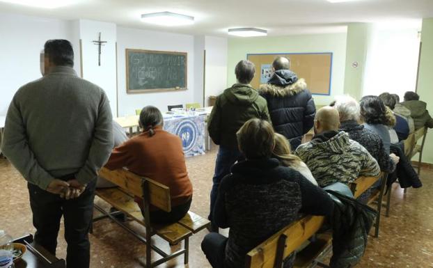 Reunión informativa de Narcóticos Anónimos en La Victoria.