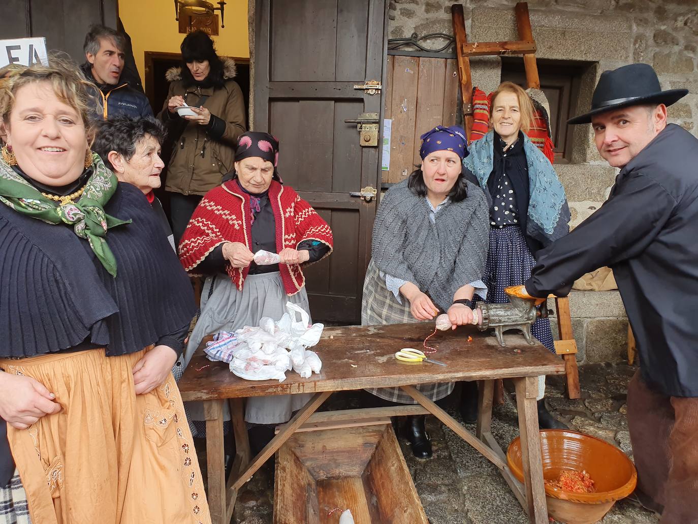 Fotos: La rifa del marrano de San Antón en La Alberca de Salamanca