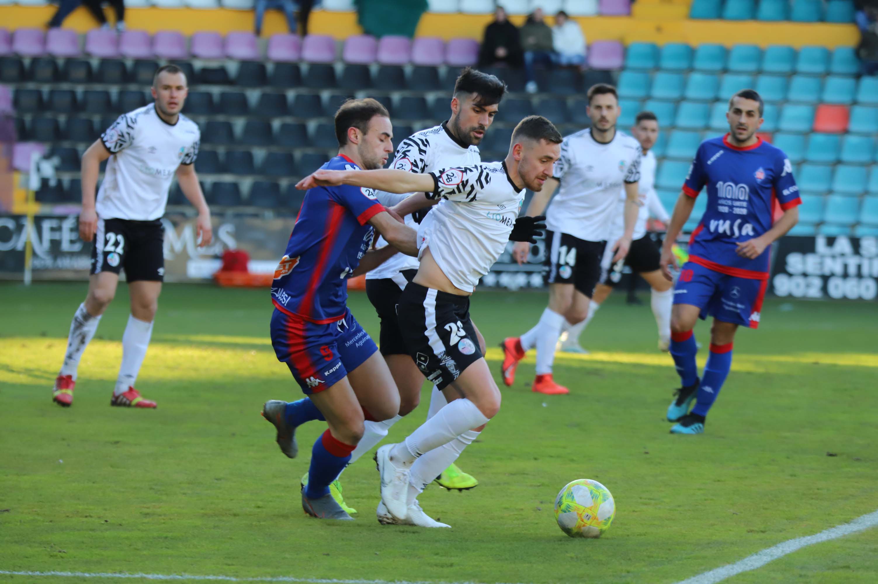 Fotos: El Salamanca CF UDS cae ante el Amorebieta (0-3)