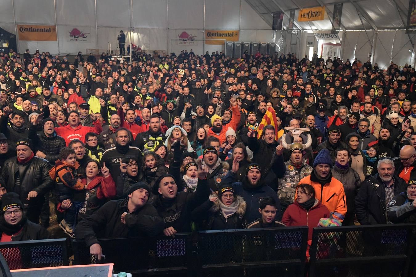 La entrega de trofeos, agradecimientos y el sorteo de regalos y motocicletas puso hoy el broche final a la XX edición | El acto contó con la presencia del padrino de honor de este año, el piloto Nico Terol, y el periodista deportivo Marc Martí