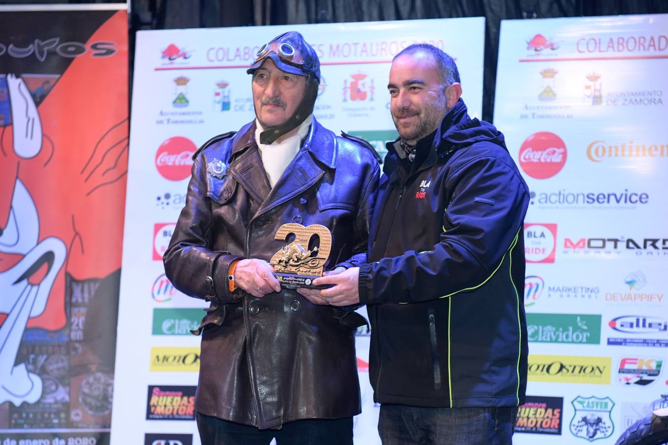 La entrega de trofeos, agradecimientos y el sorteo de regalos y motocicletas puso hoy el broche final a la XX edición | El acto contó con la presencia del padrino de honor de este año, el piloto Nico Terol, y el periodista deportivo Marc Martí