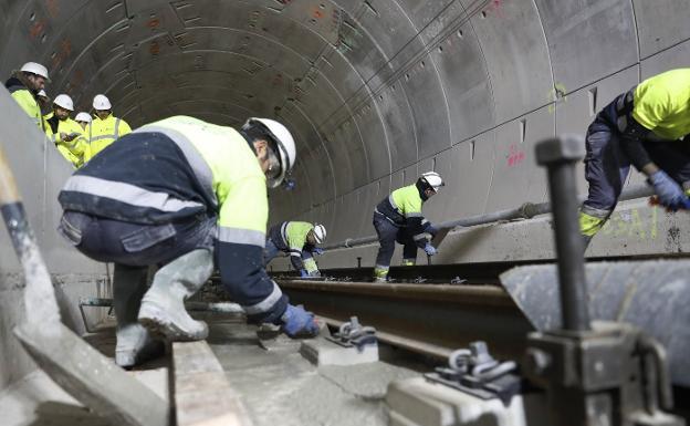 La Variante de Pajares está a doce obras y 183 millones de recibir los primeros trenes