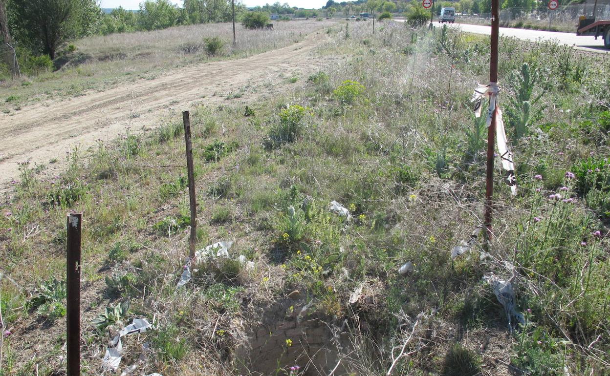Perforaciones en un terreno de la región detectadas durante una de las intervenciones que realizó la Guardia Civil dentro de la operación Mizu.
