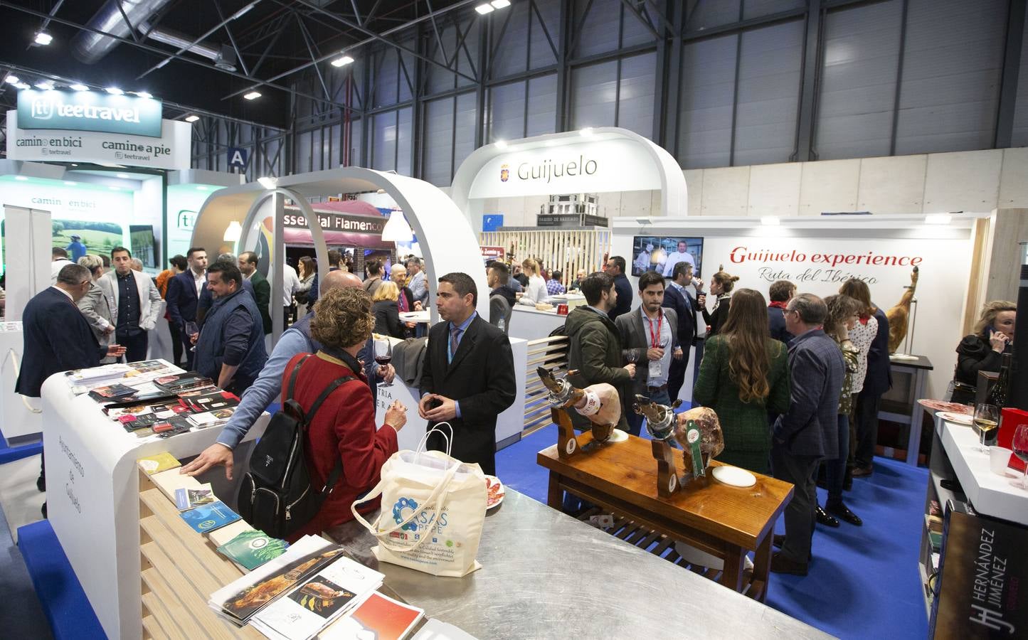 La comunidad apuesta por el deporte, la cultura y la gastronomía en la segunda jornada de la feria