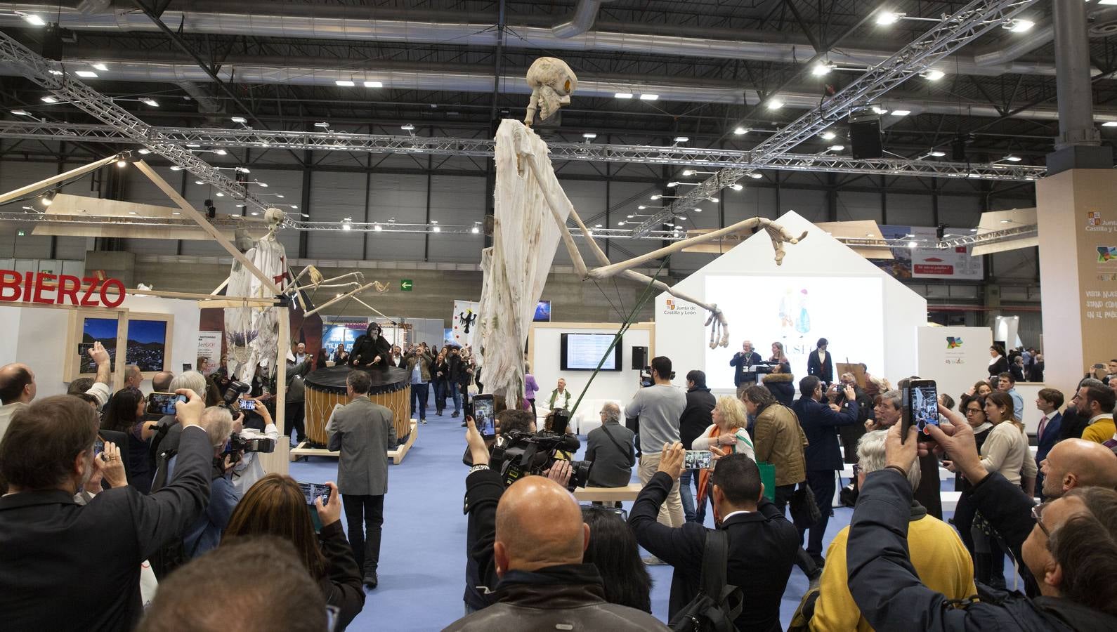La comunidad apuesta por el deporte, la cultura y la gastronomía en la segunda jornada de la feria