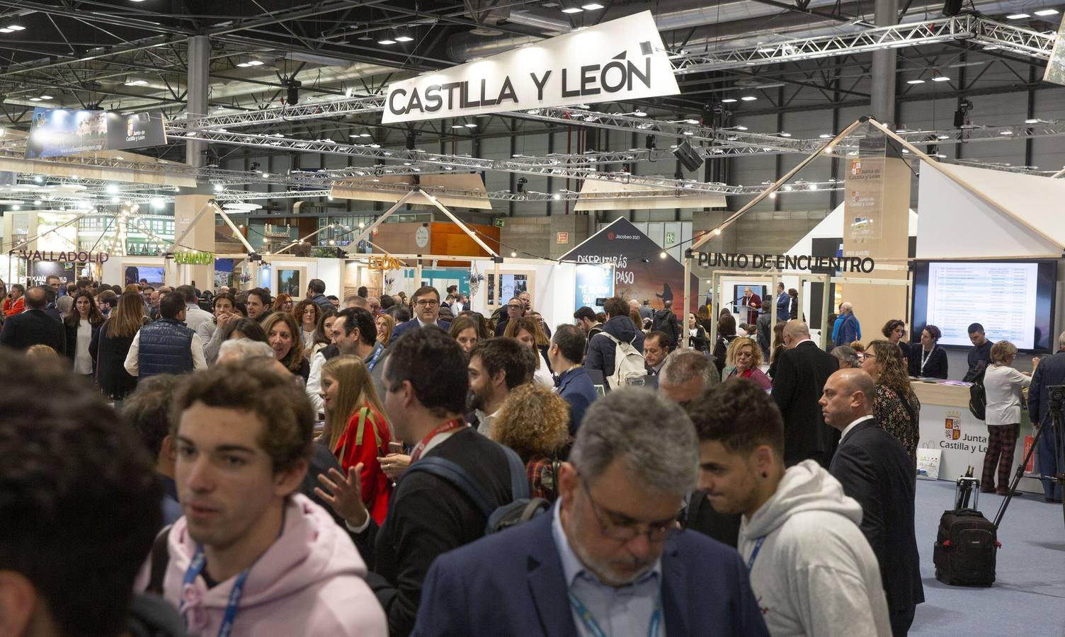 La ciudad celebra el centenario del nacimiento del literato y aprovecha esta efeméride para destacar las palabras de Delibes y su «exquisita descripción» de Valladolid, la provincia y sus gentes