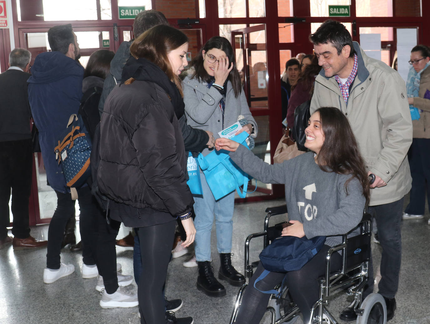 Un total de 35.472 candidatos se examinan este sábado en una veintena de ciudades, entre ellas Salamanca y Valladolid, para obtener una de las 9.539 plazas de formación sanitaria especializada en Medicina, Farmacia, Enfermería, Psicología, Química, Biología y Física convocadas por el Ministerio de Sanidad.