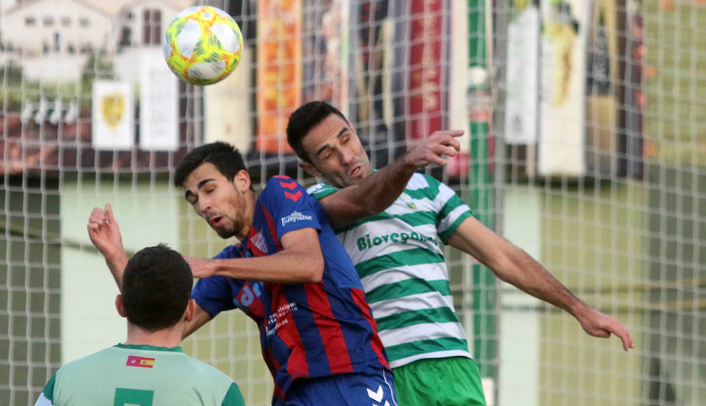 Partido entre la Gimnástica Segoviana y la Virgen del Camino 