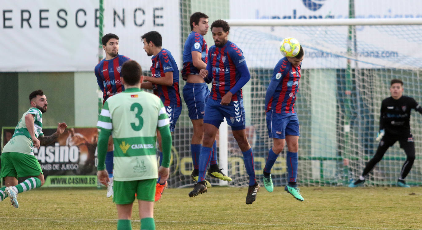 Partido entre la Gimnástica Segoviana y la Virgen del Camino 